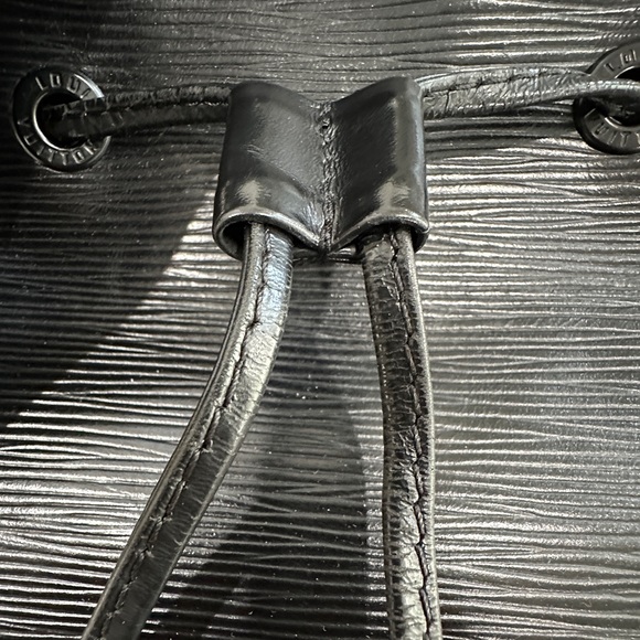 Authentic Louis Vuittton Epi Backpack - Picture 6 of 14